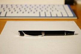 fountain-pen-270974__180.jpg